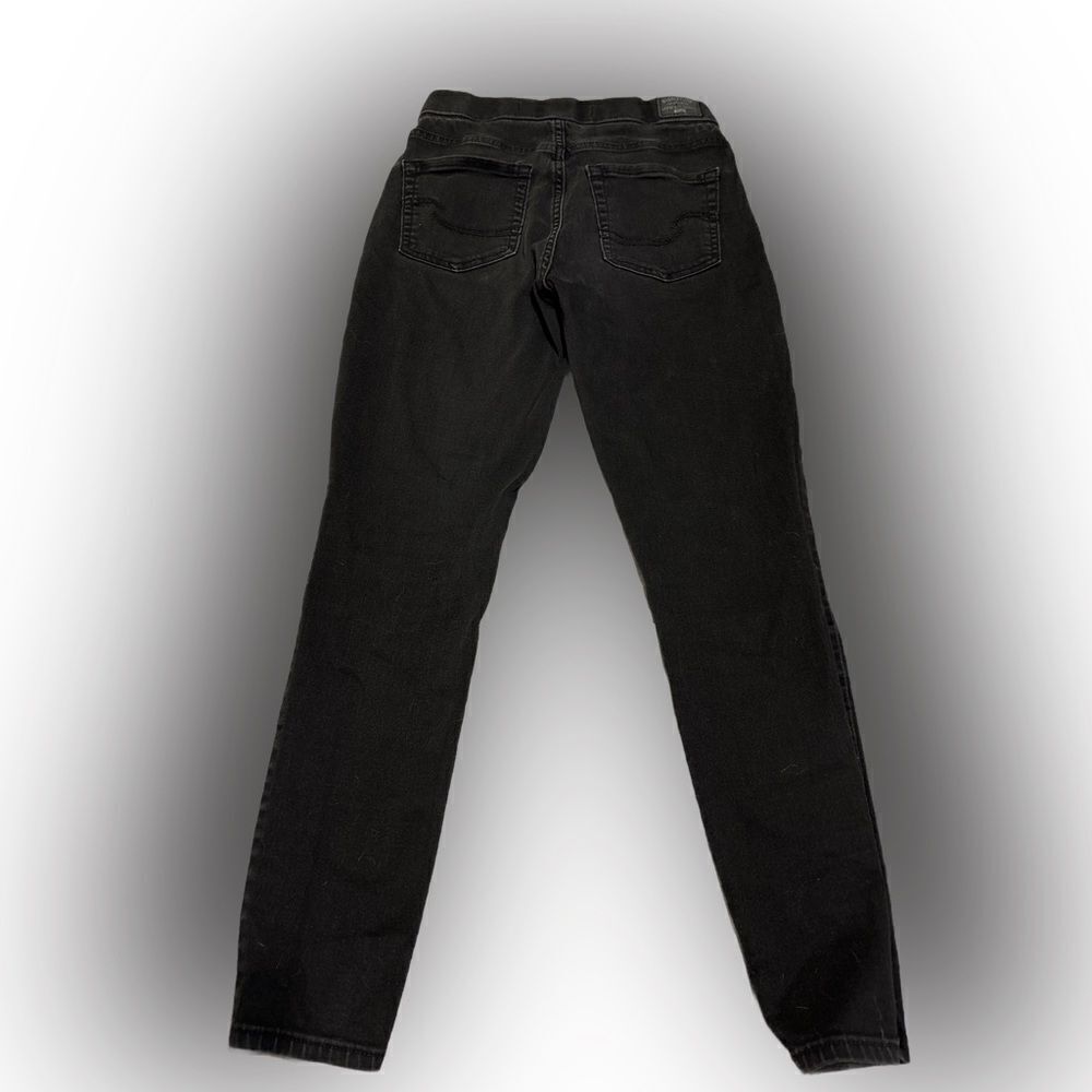 Signature Levi’s Pull-On Skinny Jeans - Picture 2 of 8